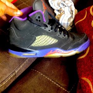 Jordan’s 5’s purple & black
